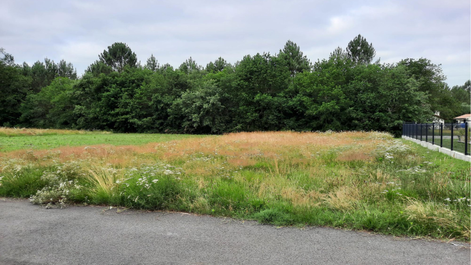 Terrain constructible de 639m2 à Margaux-Cantenac/ image 1
