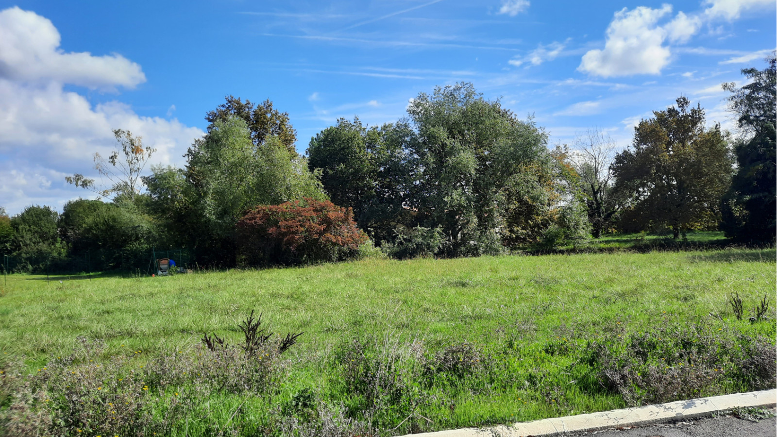 Terrain constructible de 515m2 à Brach/ image 1
