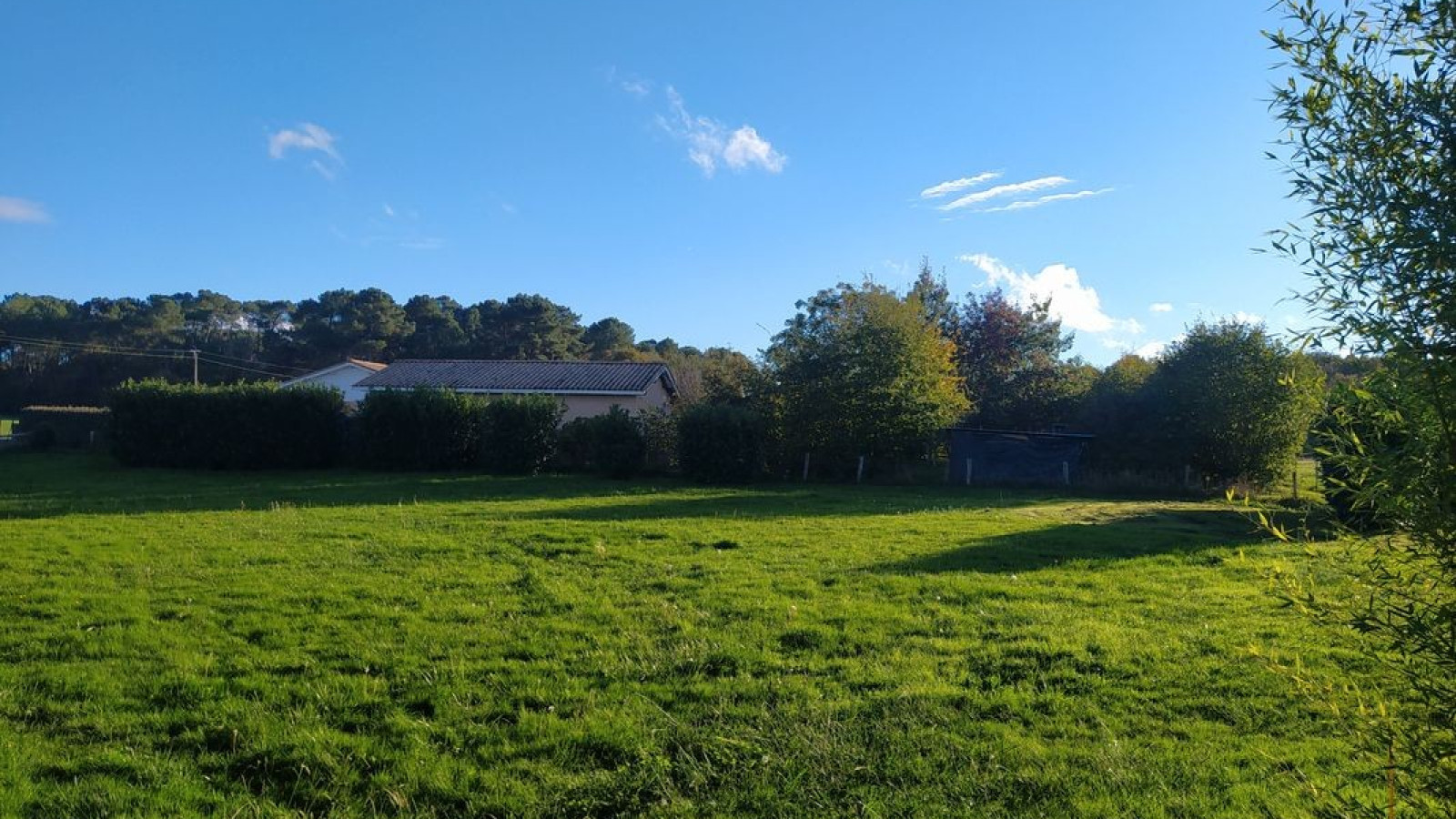 Terrain constructible de 560m2 à Cénac/ image 1