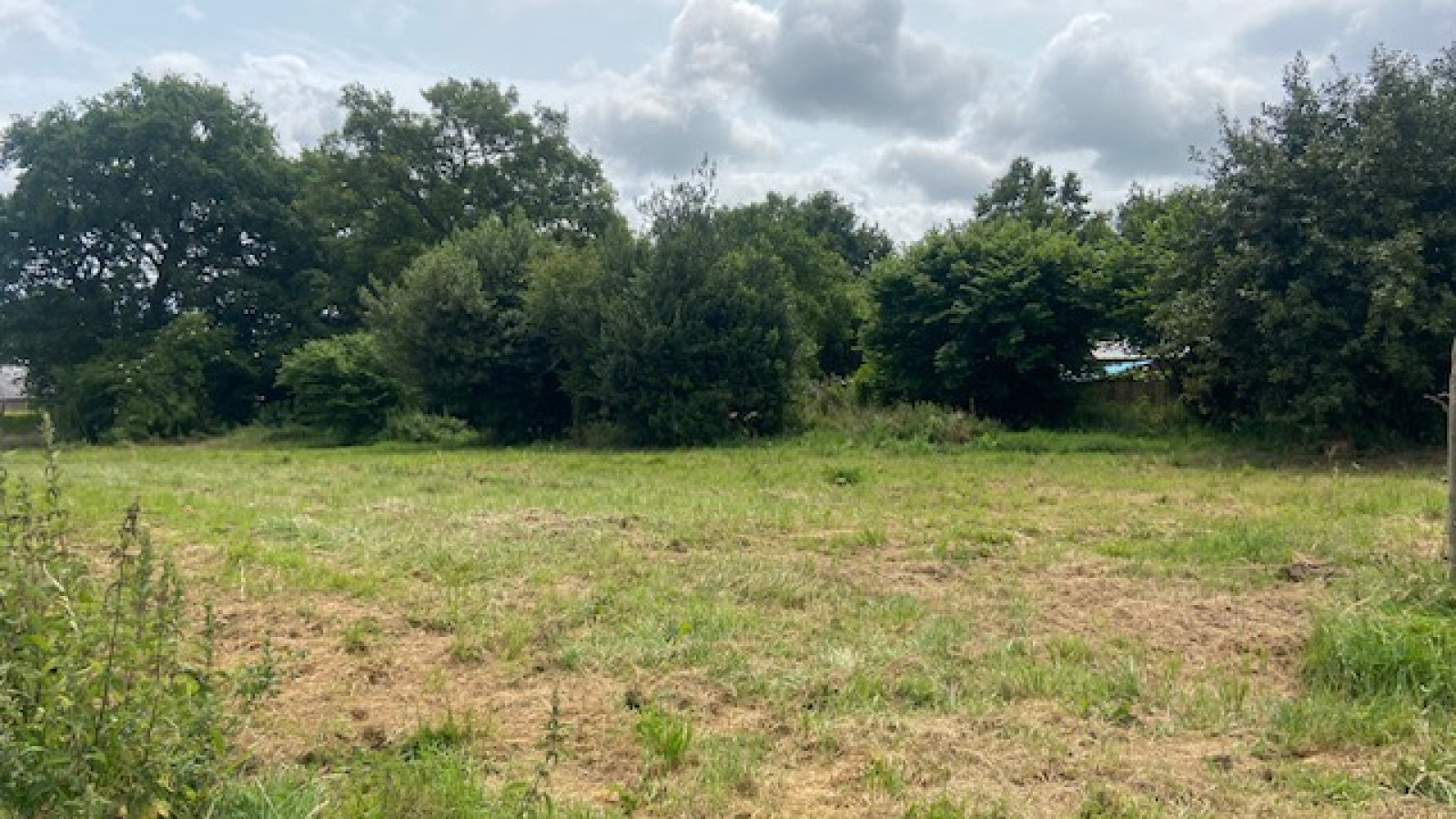 Terrain constructible de 890m2 à Plessé/ image 1