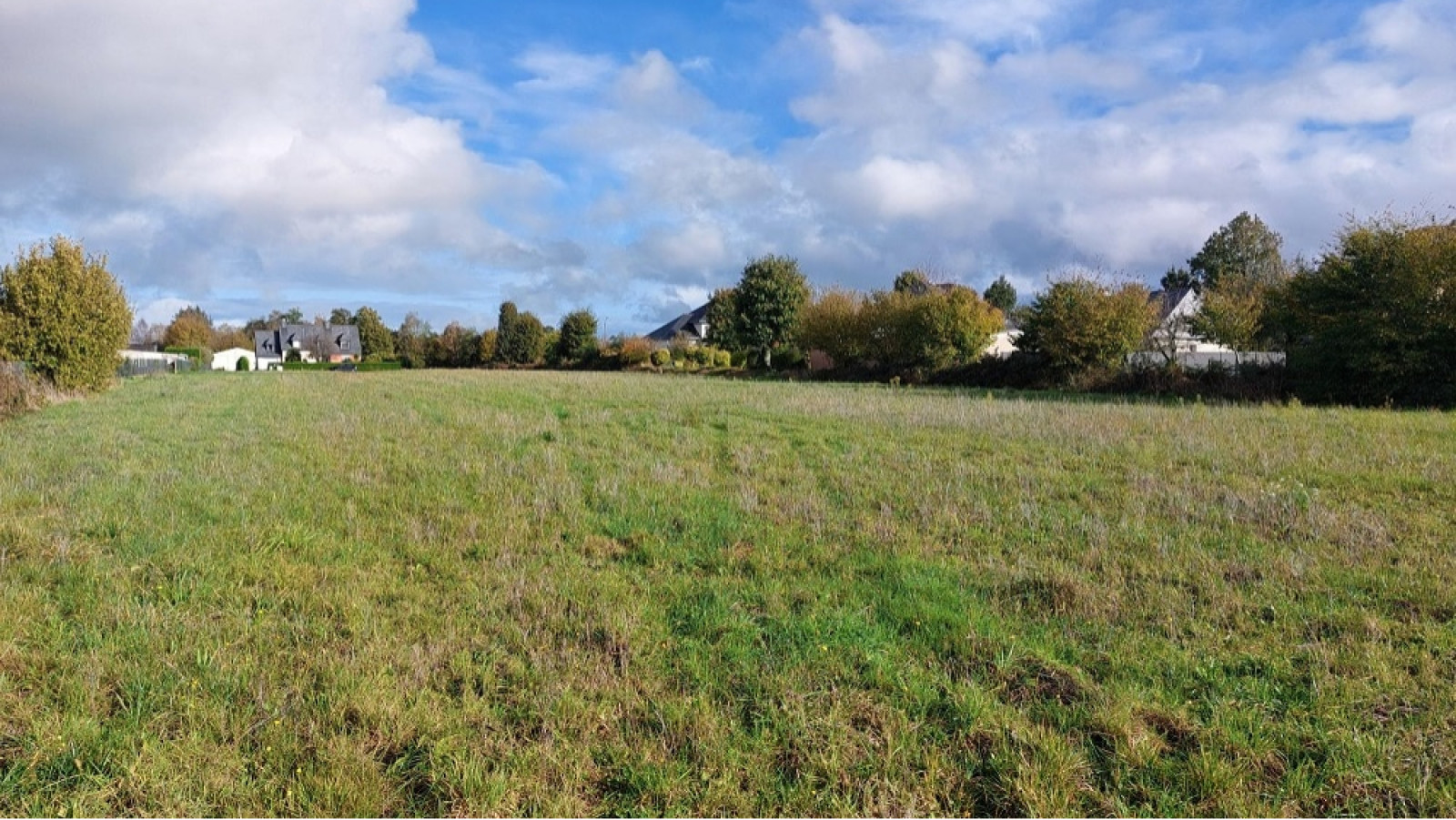 Terrain constructible de 350m2 à Andouillé-Neuville/ image 1
