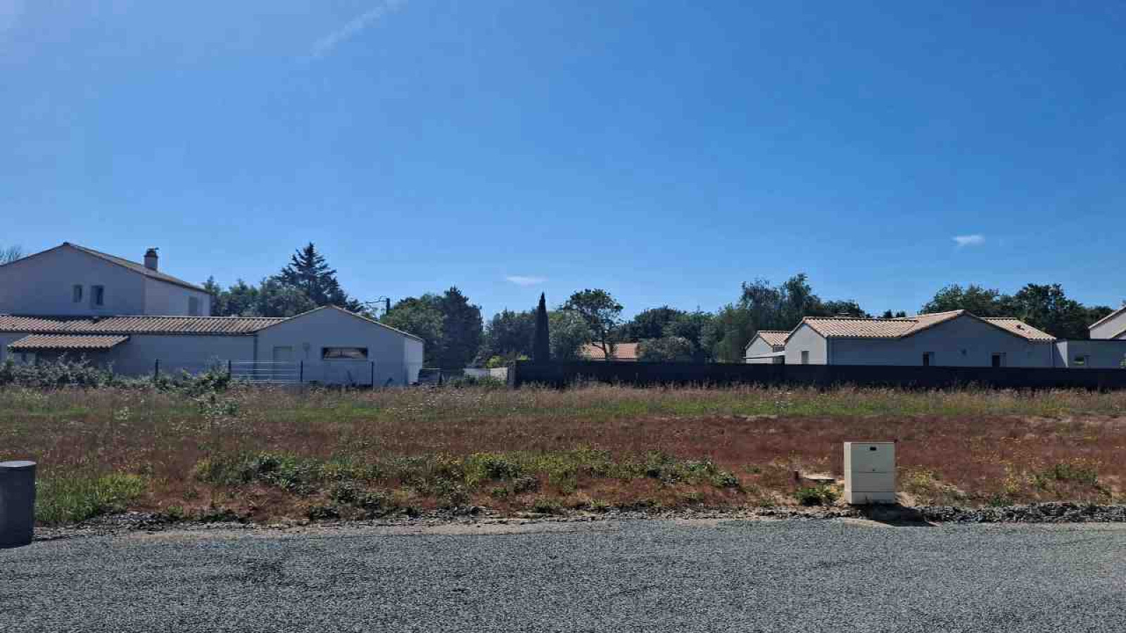 Terrain constructible de 310m2 à Longeville-sur-Mer/ image 1