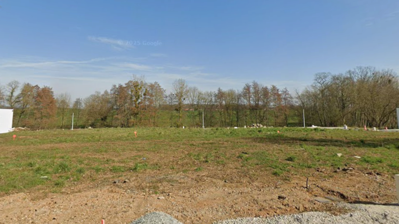 Terrain constructible de 289m2 à Avrillé/ image 1