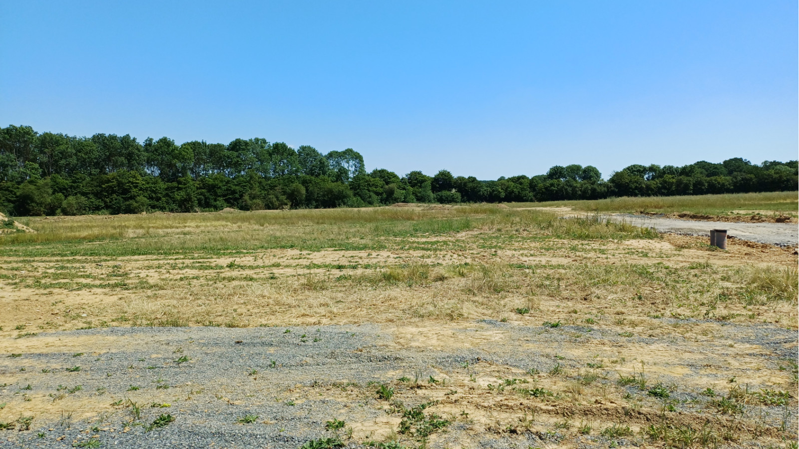Terrain constructible de 327m2 à Chantonnay/ image 1