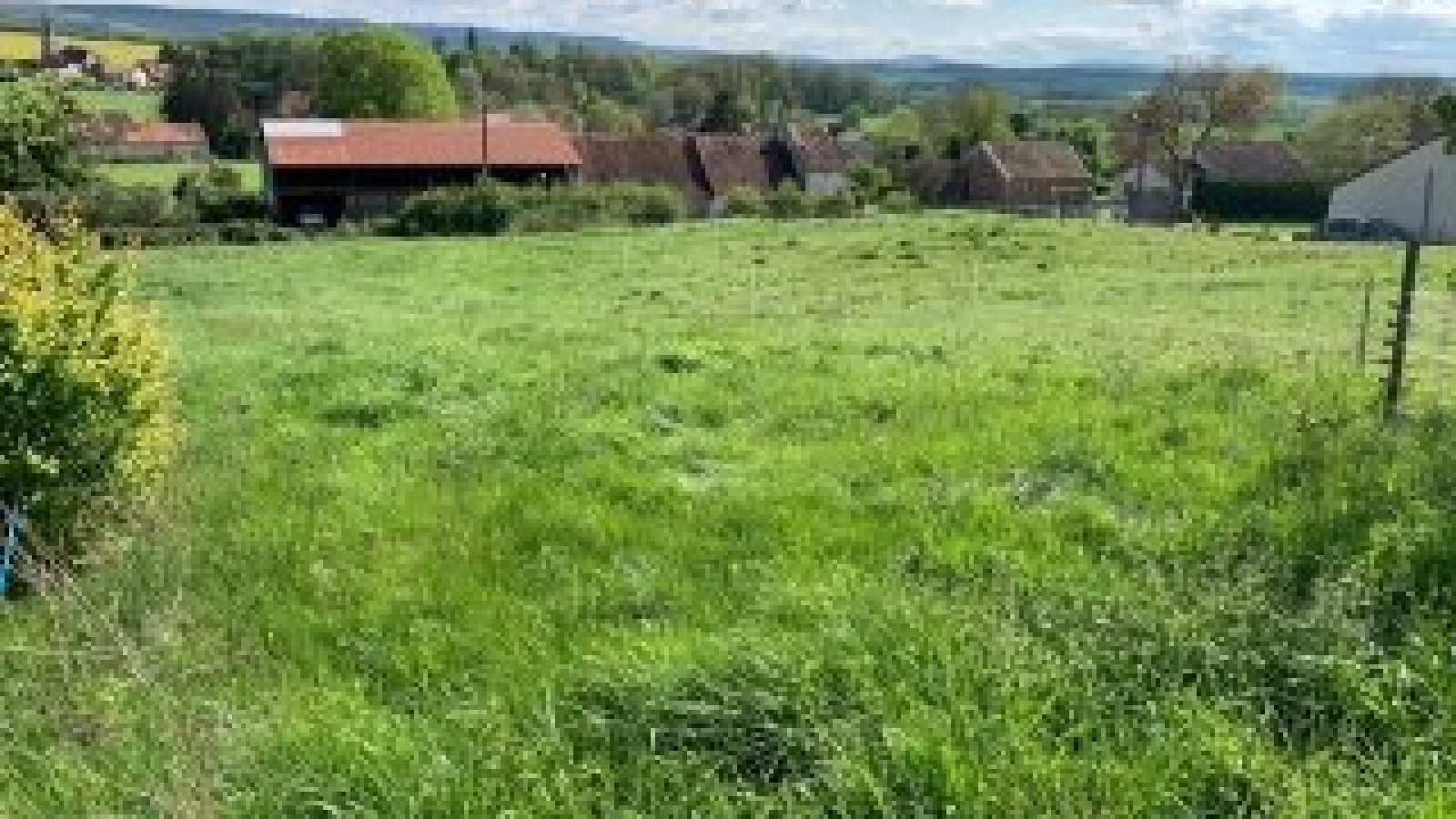Terrain constructible de 1698m2 à Souhey/ image 1