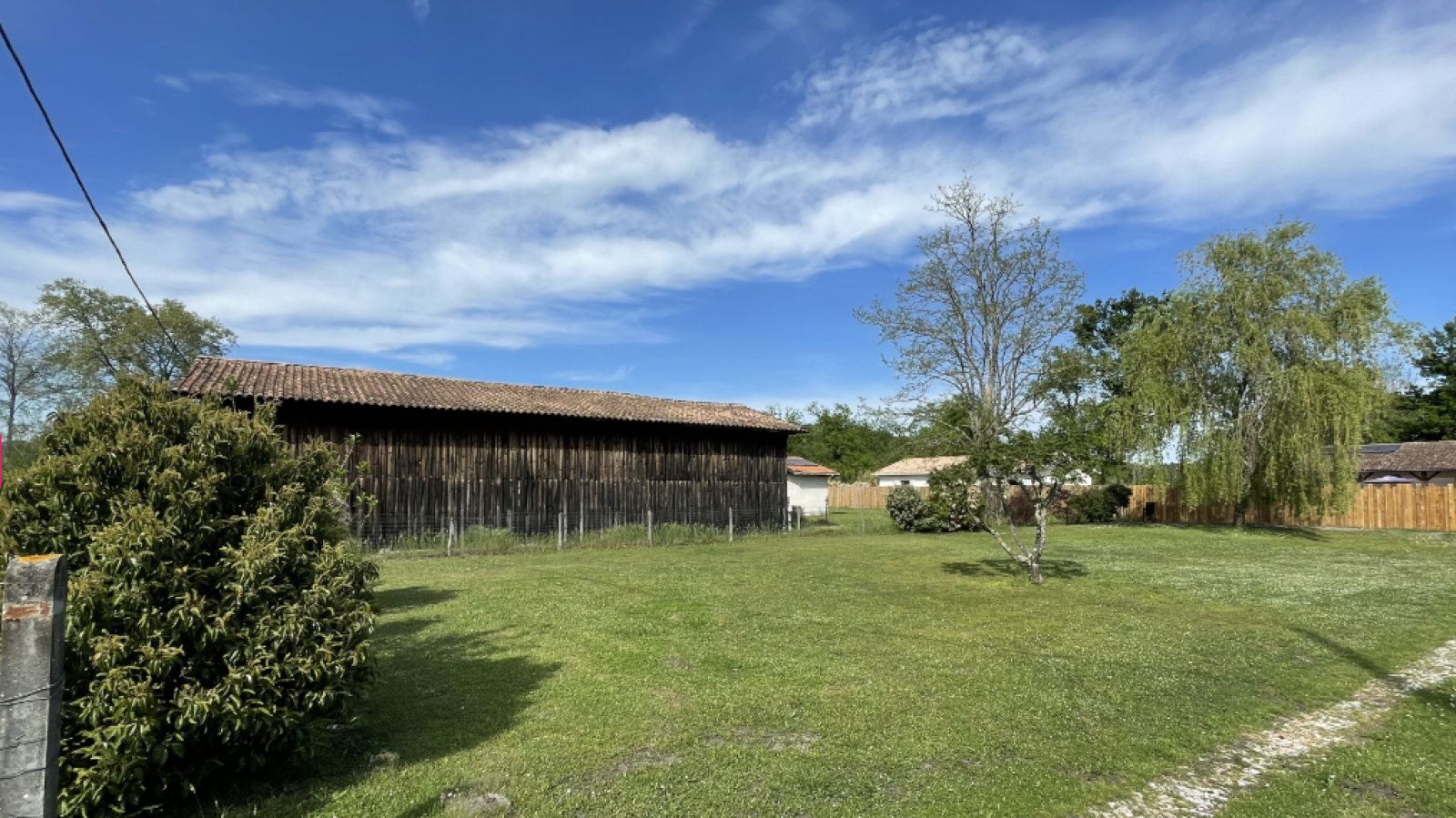Terrain constructible de 789m2 à Léognan/ image 1