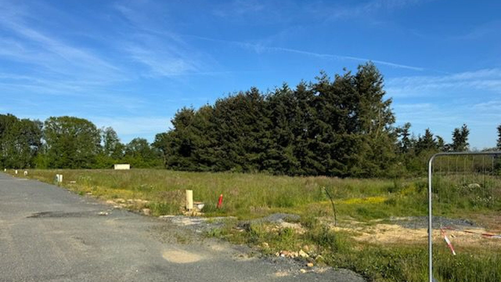 Terrain constructible de 352m2 à Baugé-en-Anjou/ image 1