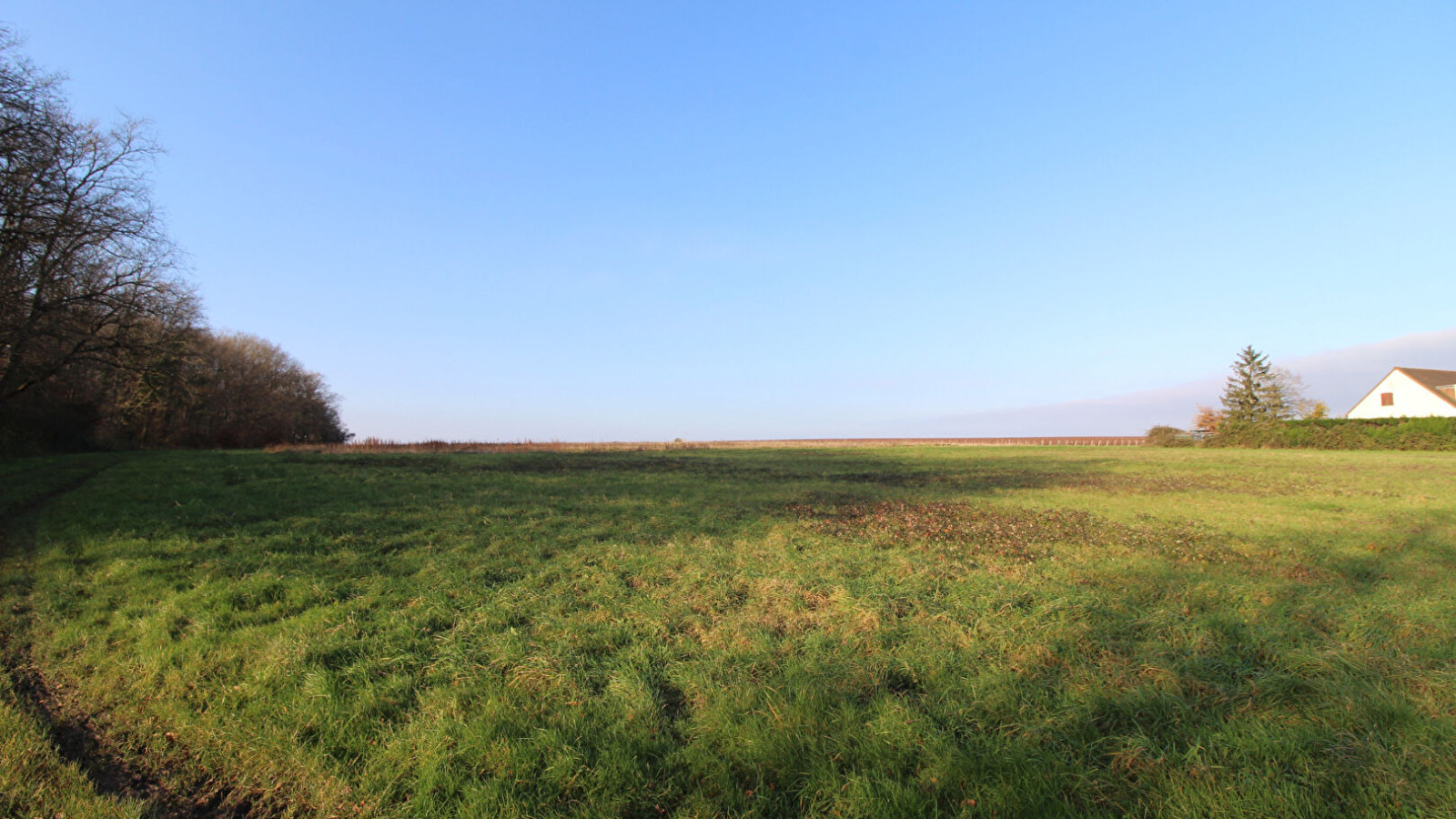 Terrain constructible de 747m2 à Sambin/ image 1