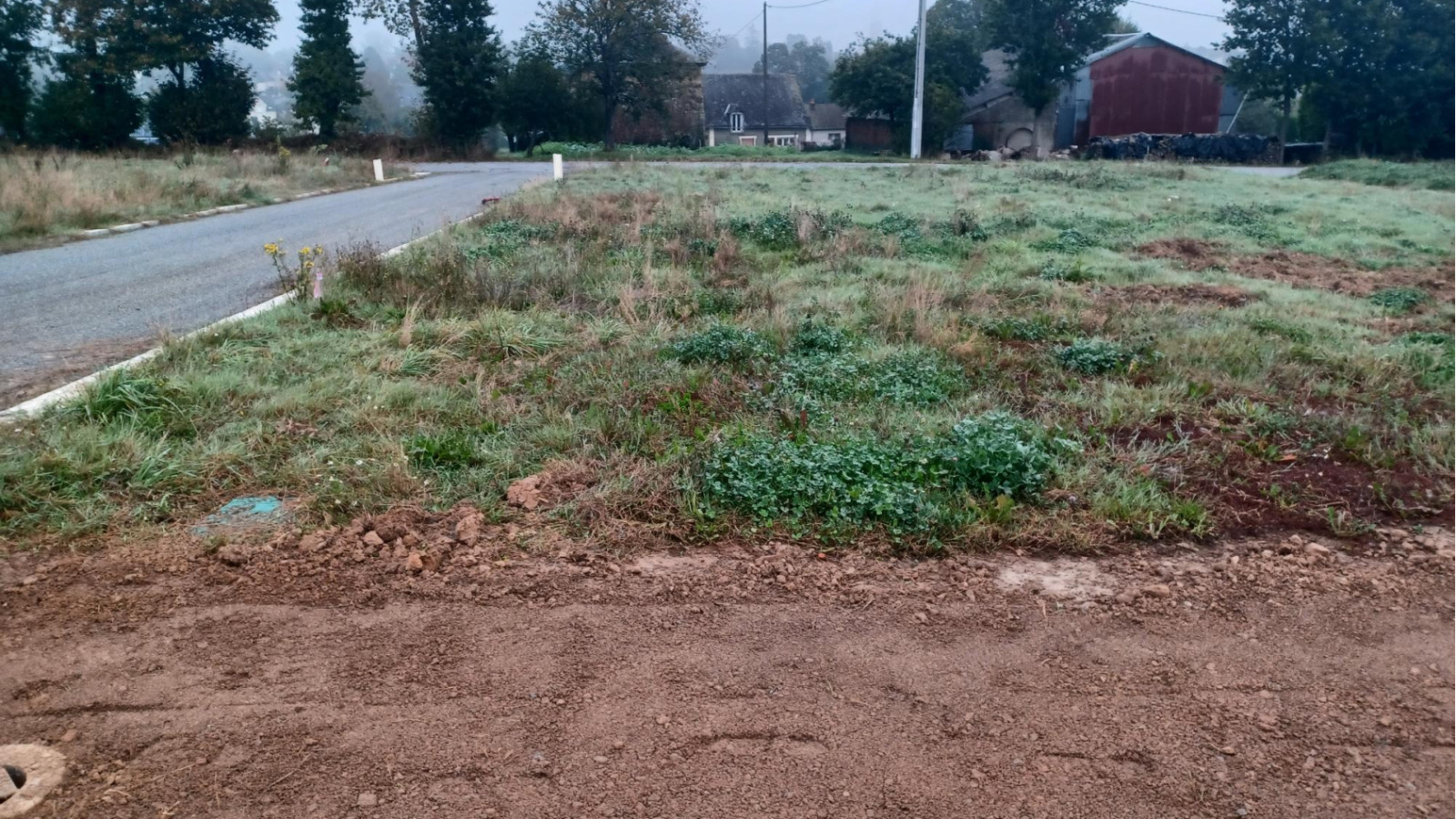 Terrain constructible de 302m2 à Romillé/ image 1
