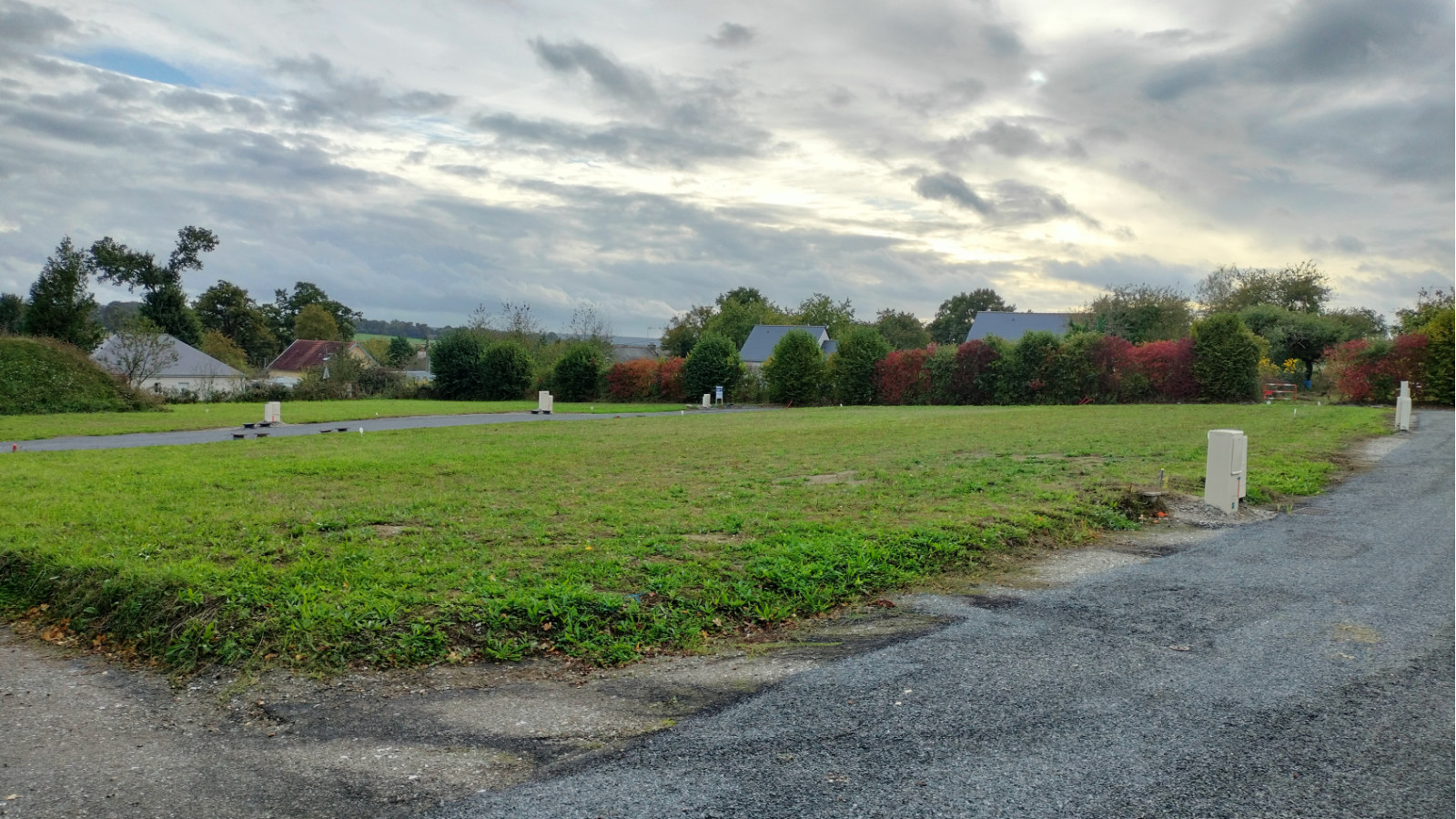 Terrain constructible de 350m2 à Livré-sur-Changeon/ image 1