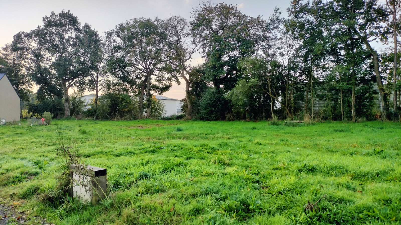 Terrain constructible de 300m2 à Bréal-sous-Montfort/ image 1