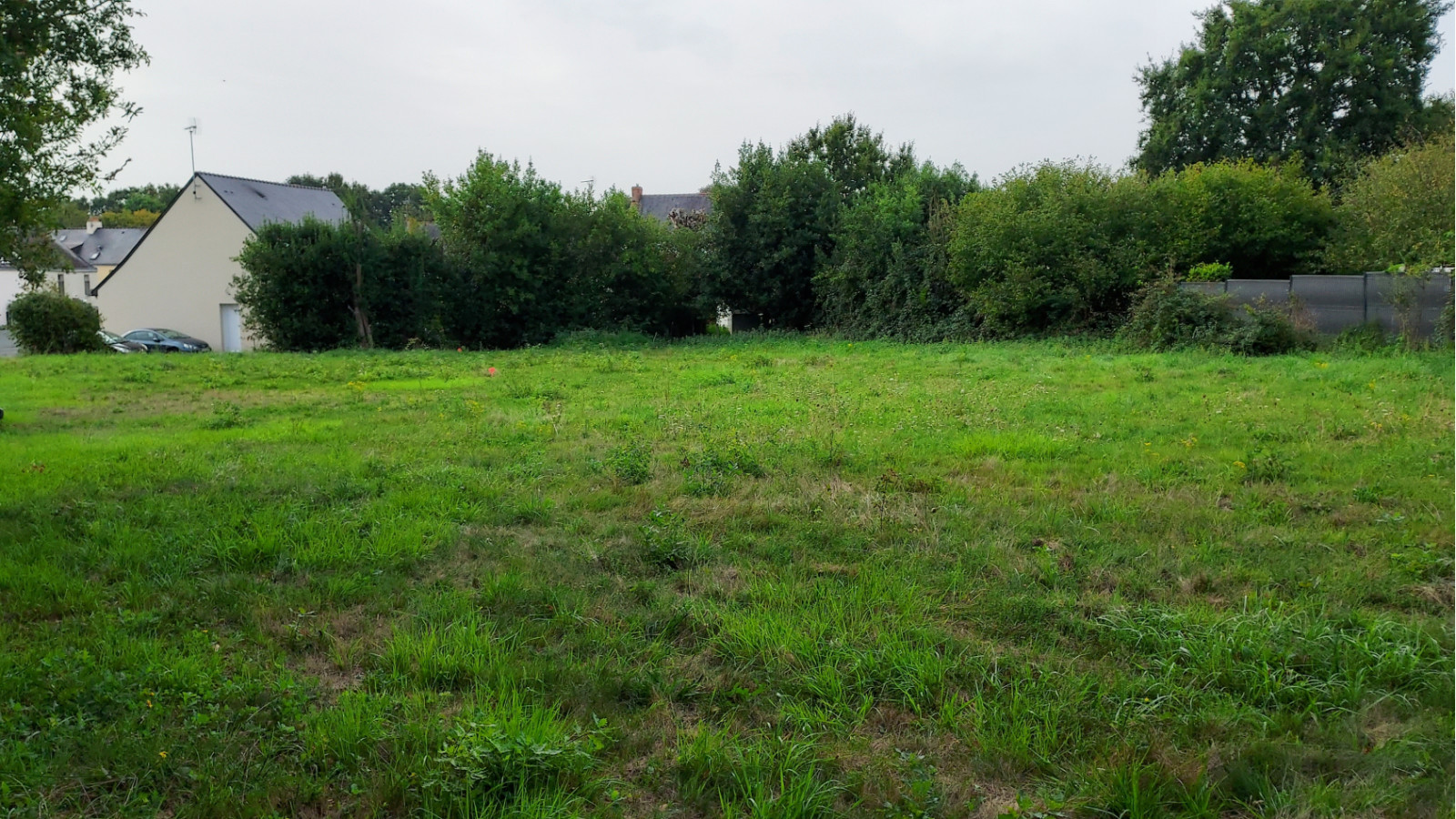 Terrain constructible de 742m2 à Sainte-Anne-sur-Brivet/ image 1