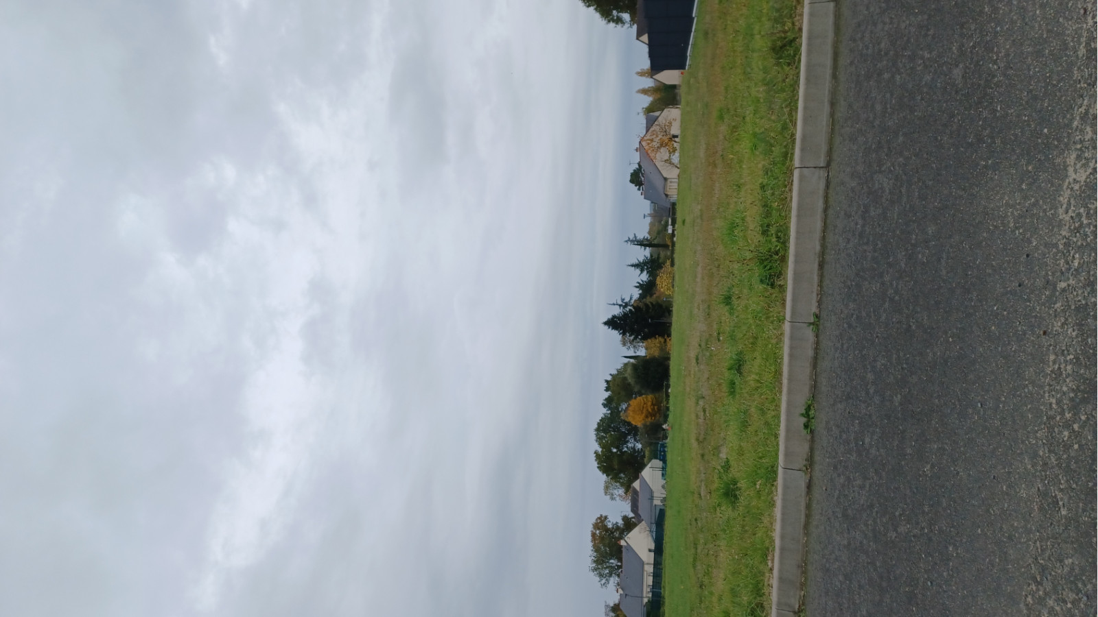 Terrain constructible de 738m2 à Allonnes/ image 1