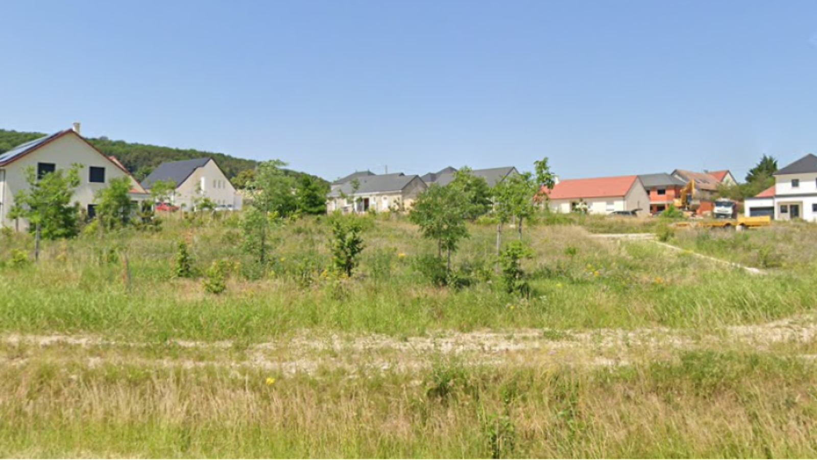 Terrain constructible de 588m2 à Corcelles-les-Monts/ image 1
