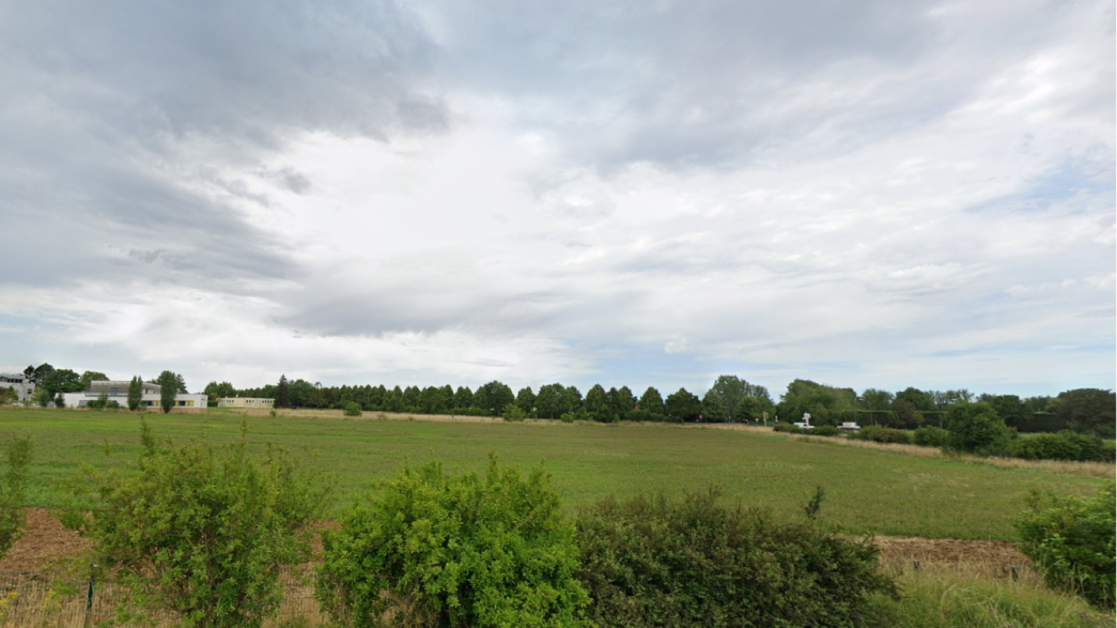 Terrain constructible de 154m2 à Saint-Apollinaire/ image 1