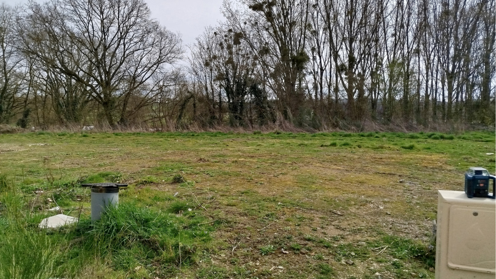 Terrain constructible de 525m2 à Forges-la-Forêt/ image 1