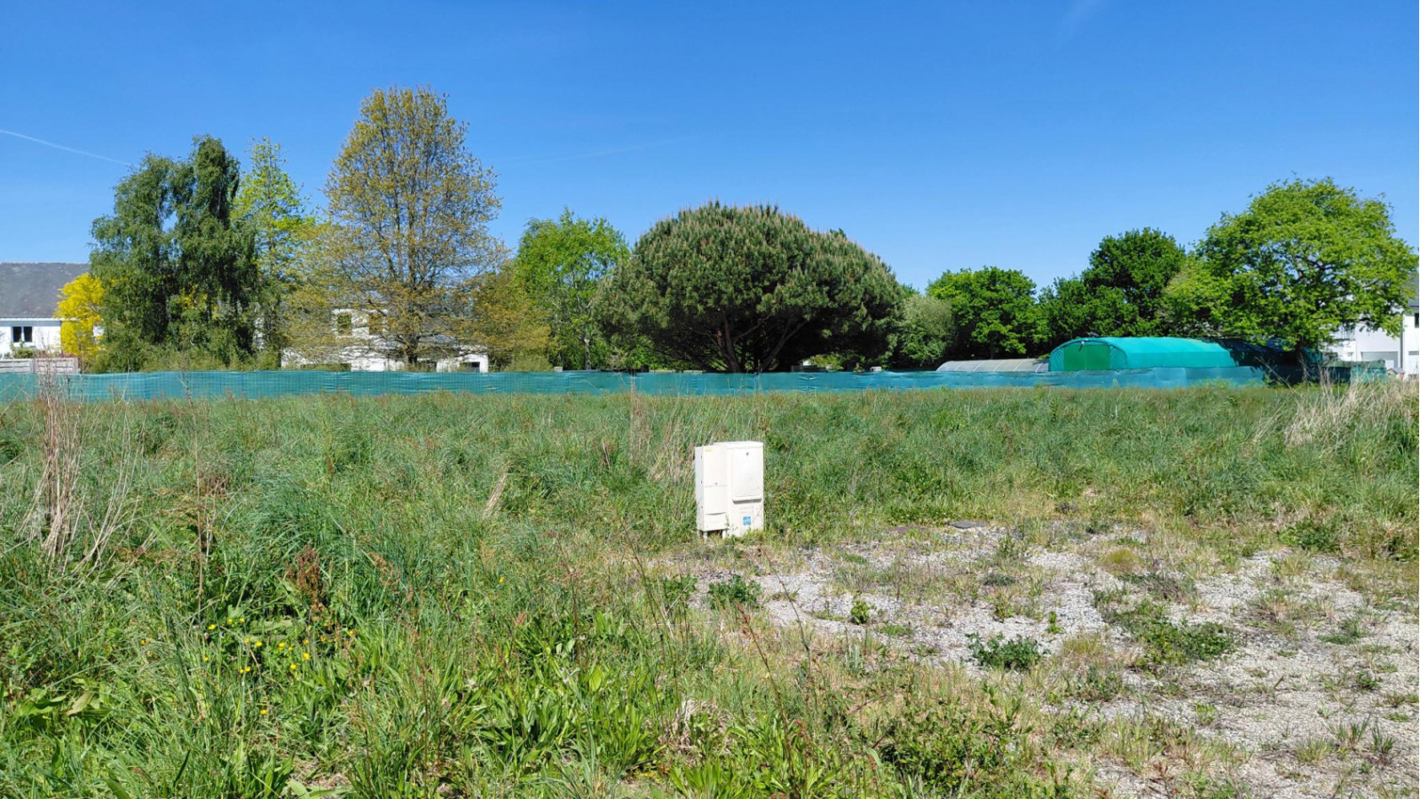 Terrain constructible de 373m2 à Sainte-Hélène/ image 1