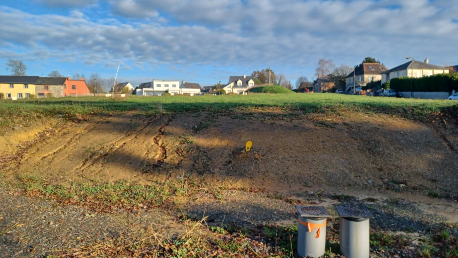 Terrain constructible de 392m2 à Quévert/ image 1