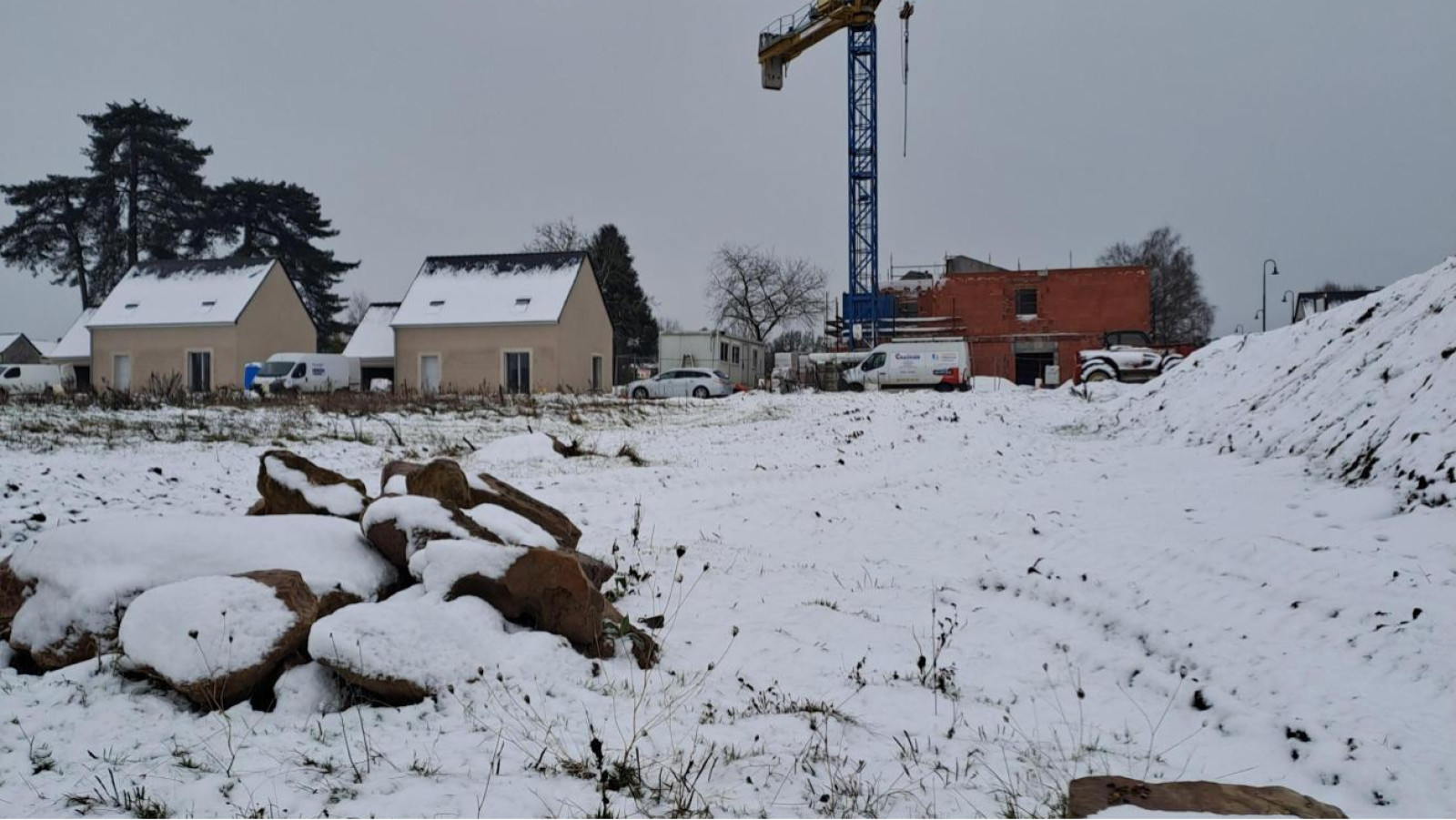 Terrain constructible de 489m2 à Soulaire-et-Bourg/ image 1