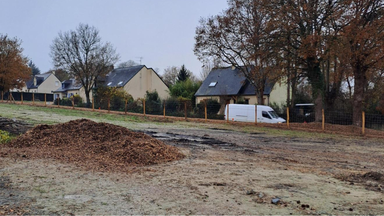 Terrain constructible de 335m2 à Segré-en-Anjou Bleu/ image 1
