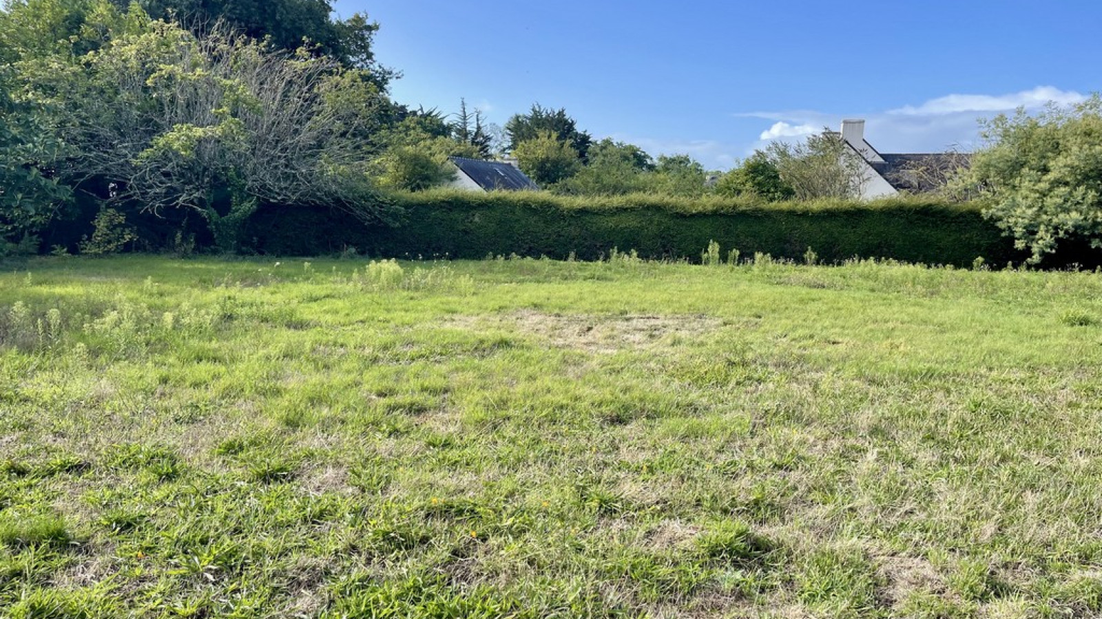 Terrain constructible de 317m2 à Guidel/ image 1