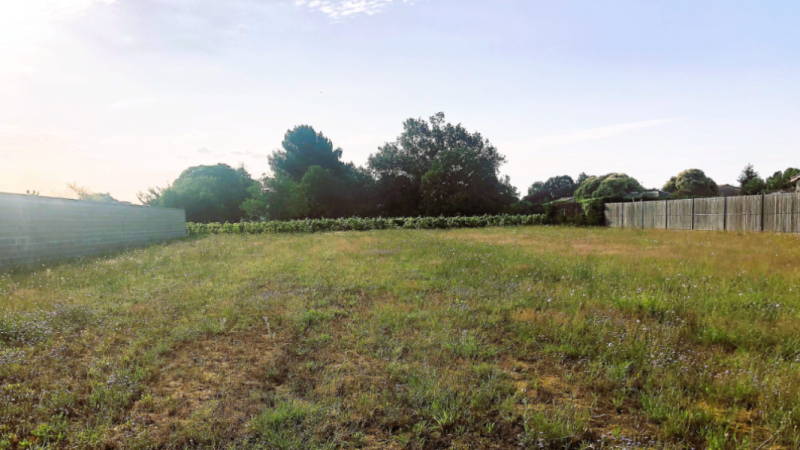 Terrain constructible de 573m2 à Ambarès-et-Lagrave/ image 1