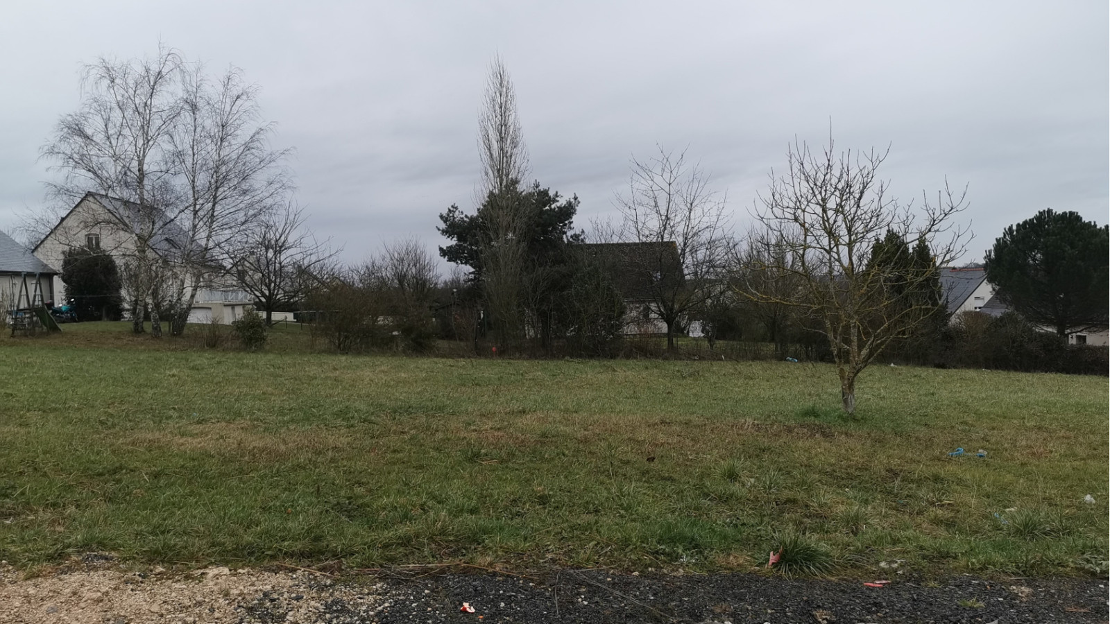 Terrain constructible de 610m2 à Azay-sur-Cher/ image 1