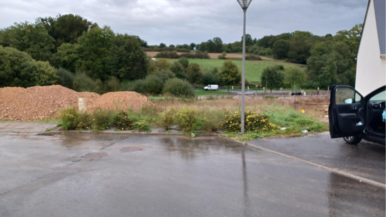 Terrain constructible de 272m2 à Châteaubourg/ image 1