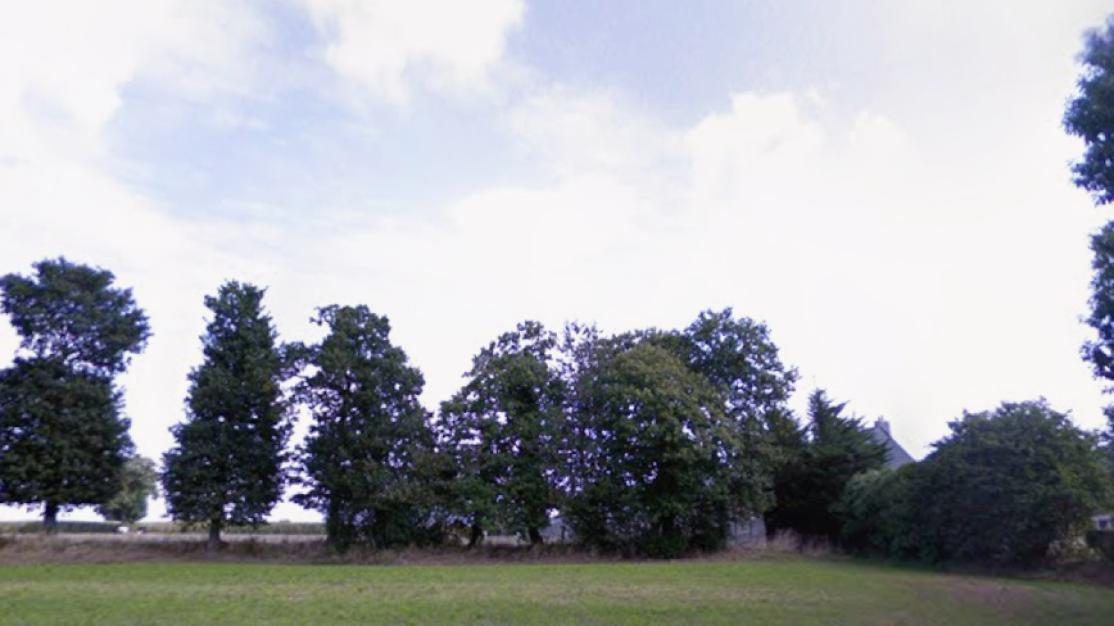 Terrain constructible de 340m2 à Longaulnay/ image 1