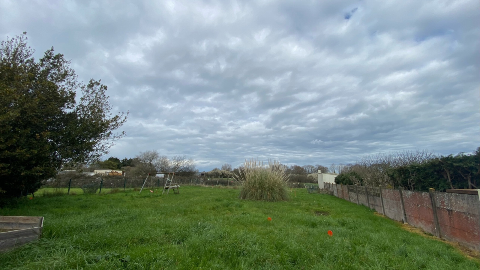 Terrain constructible de 480m2 à La Chapelle-des-Marais/ image 1