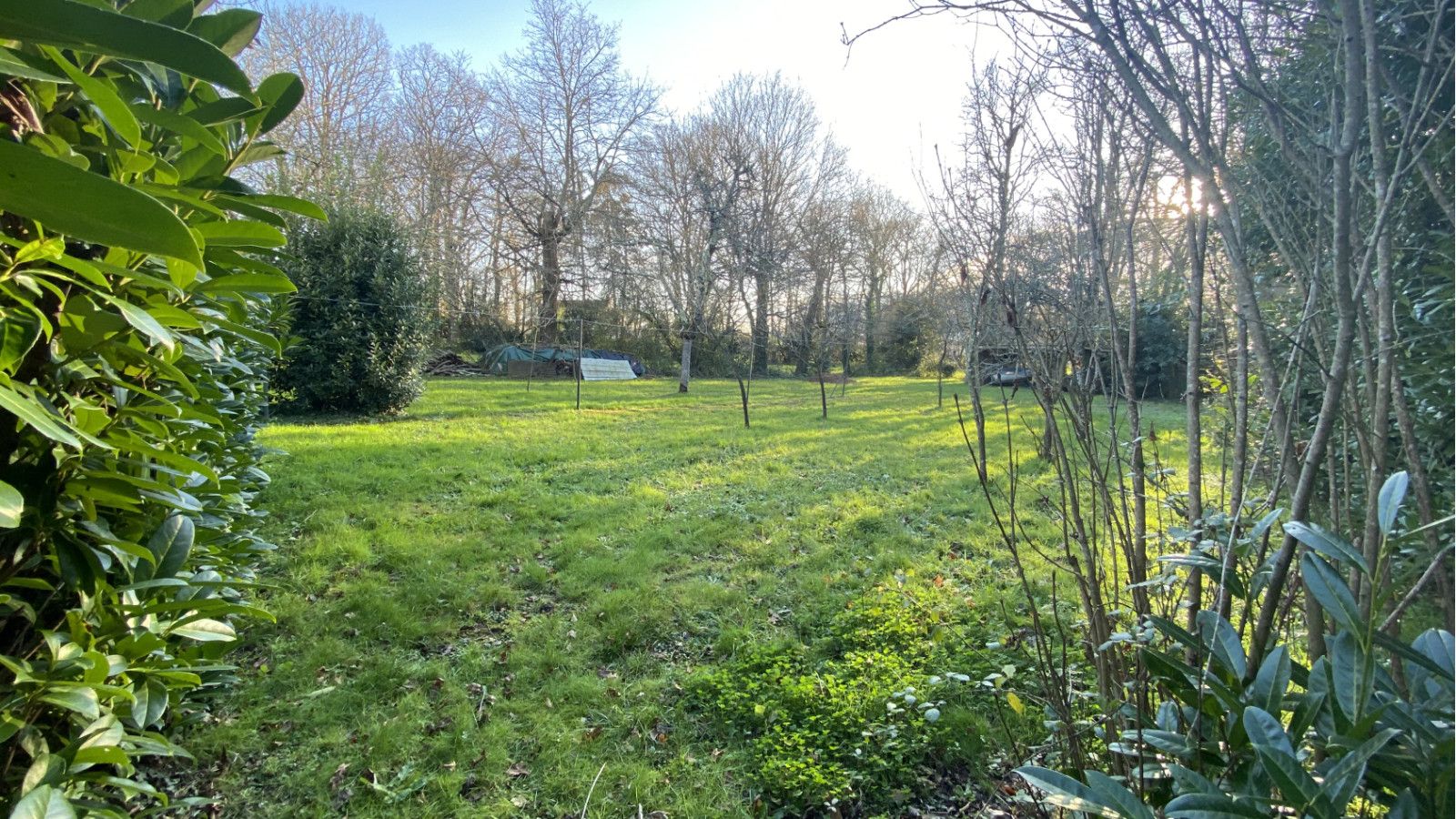 Terrain constructible de 980m2 à Saint-Gildas-des-Bois/ image 1