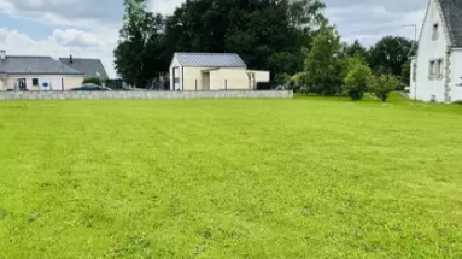 Terrain constructible de 570m2 à Saint-Thuriau/ image 1