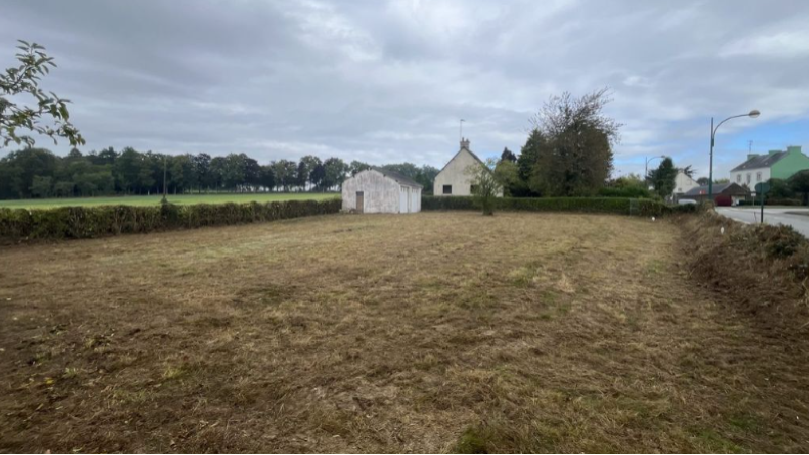 Terrain constructible de 550m2 à Saint-Jean-Brévelay/ image 1