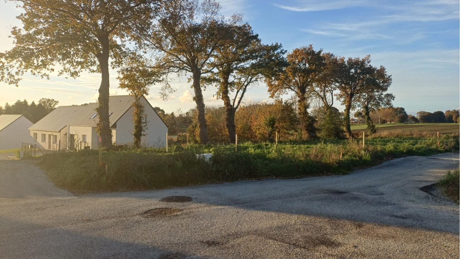 Terrain constructible de 340m2 à Elven/ image 1
