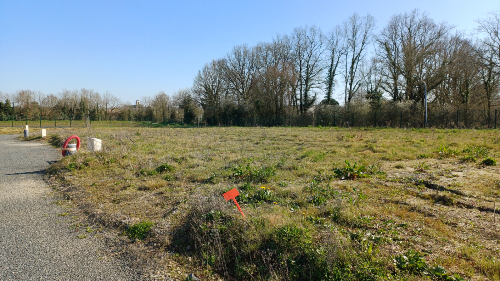 Terrain constructible de 430m2 à Maché/ image 1