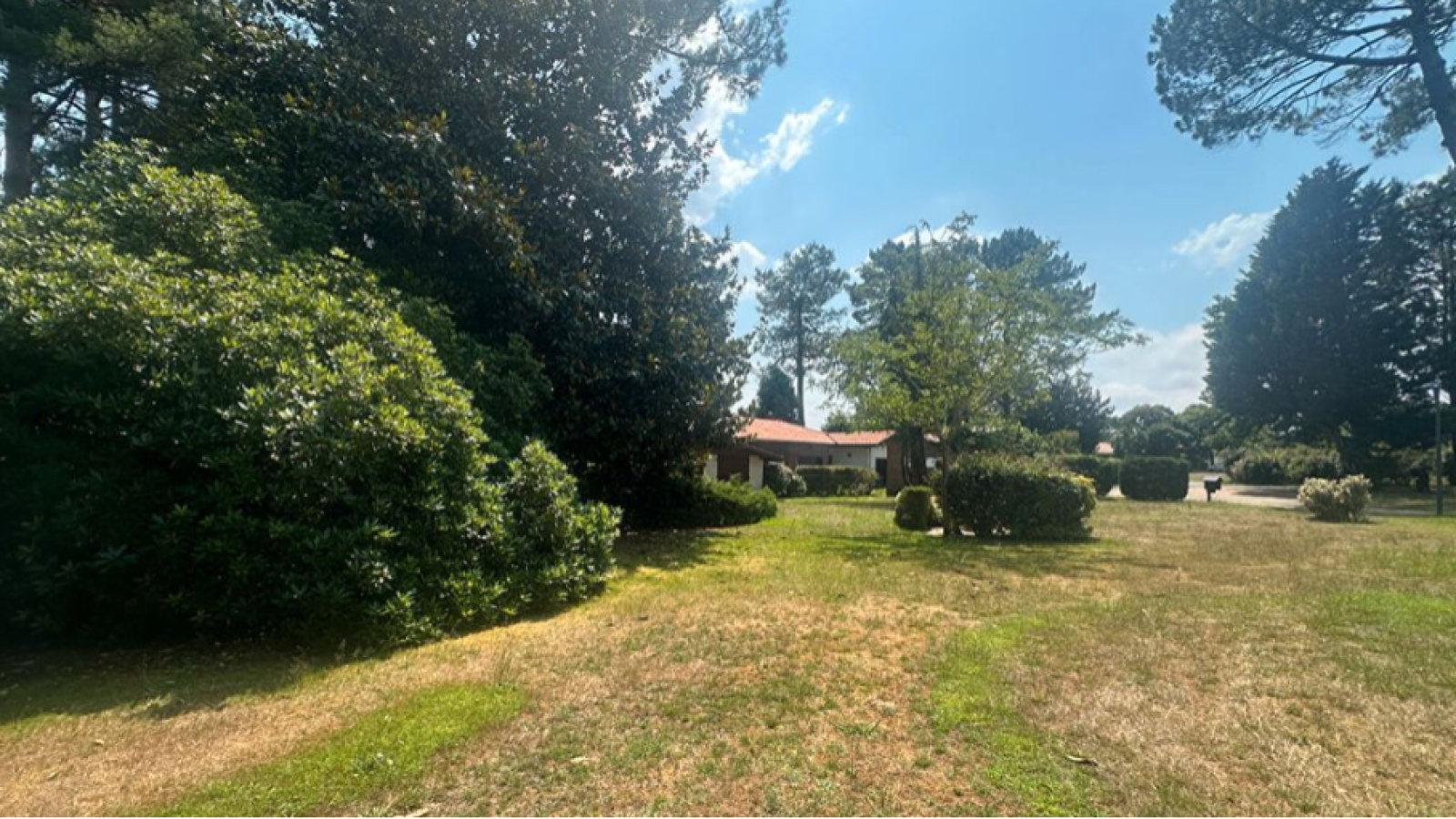 Terrain constructible de 679m2 à Seignosse/ image 1