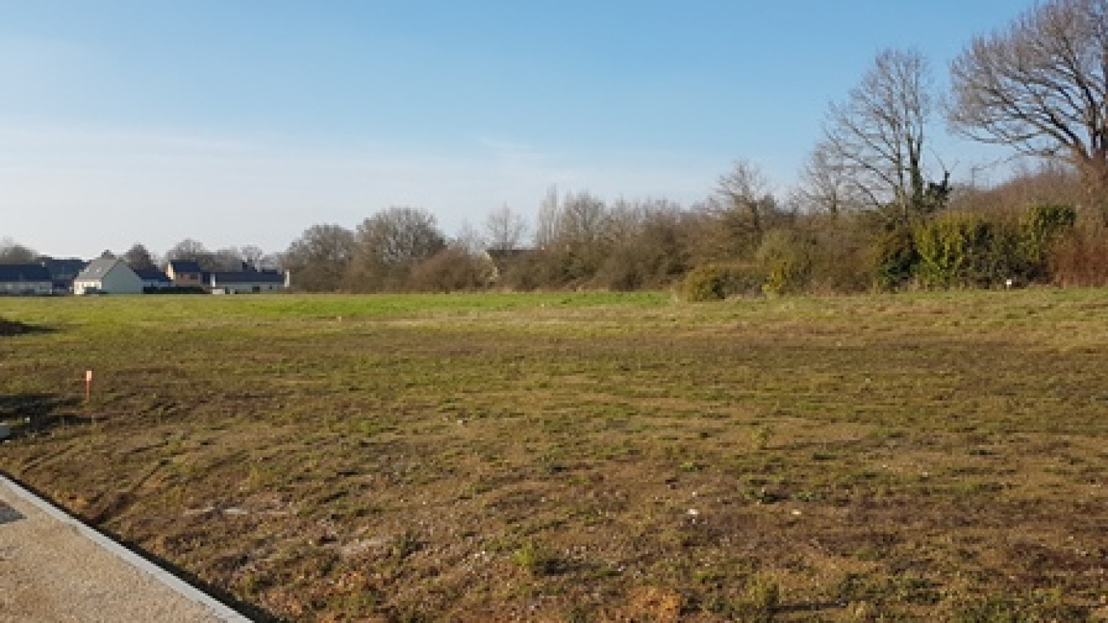 Terrain constructible de 548m2 à Boussay/ image 1