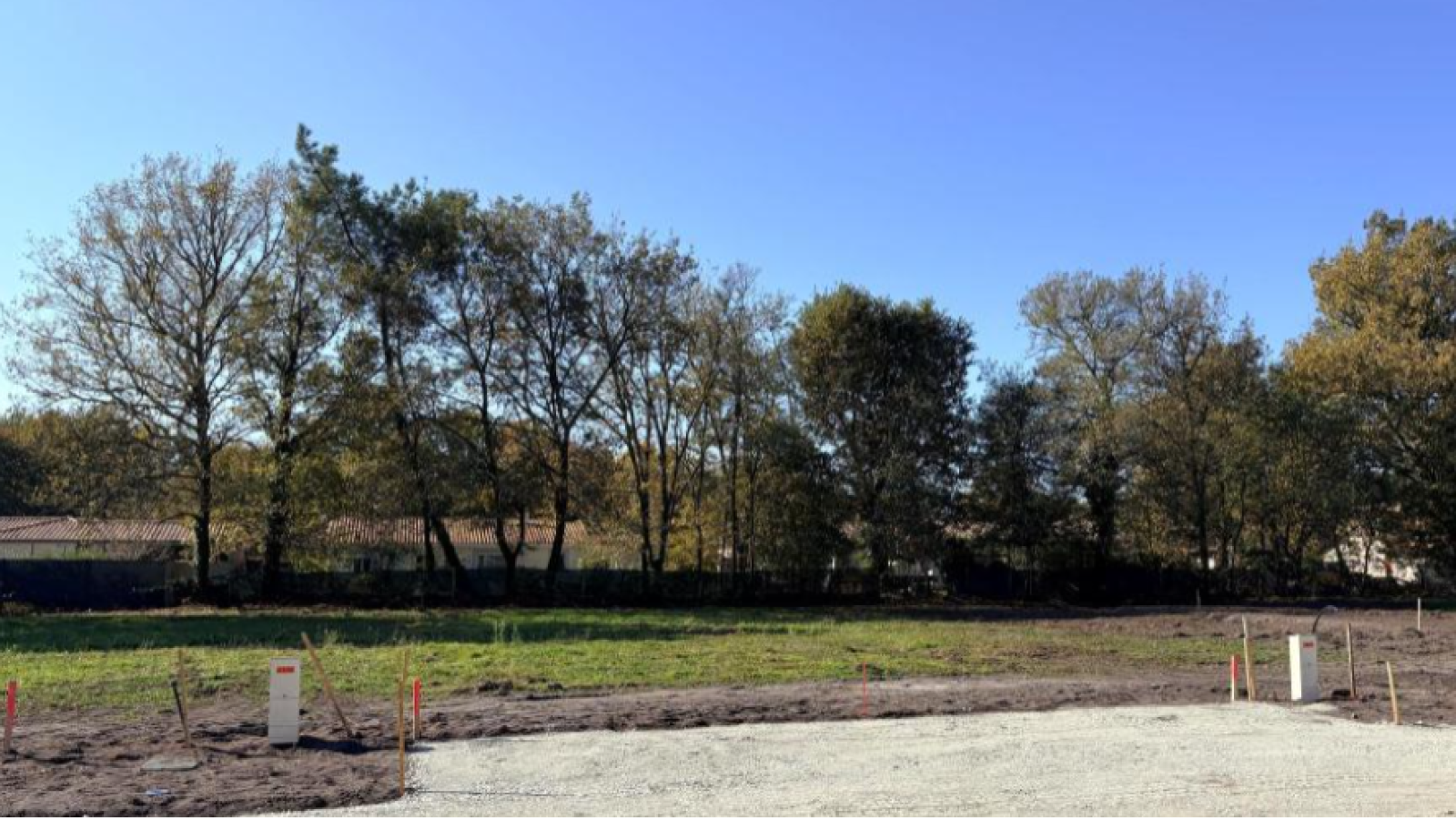 Terrain constructible de 670m2 à Saint-Magne/ image 1