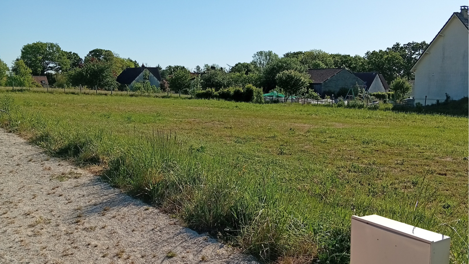 Terrain constructible de 511m2 à Villefargeau/ image 1