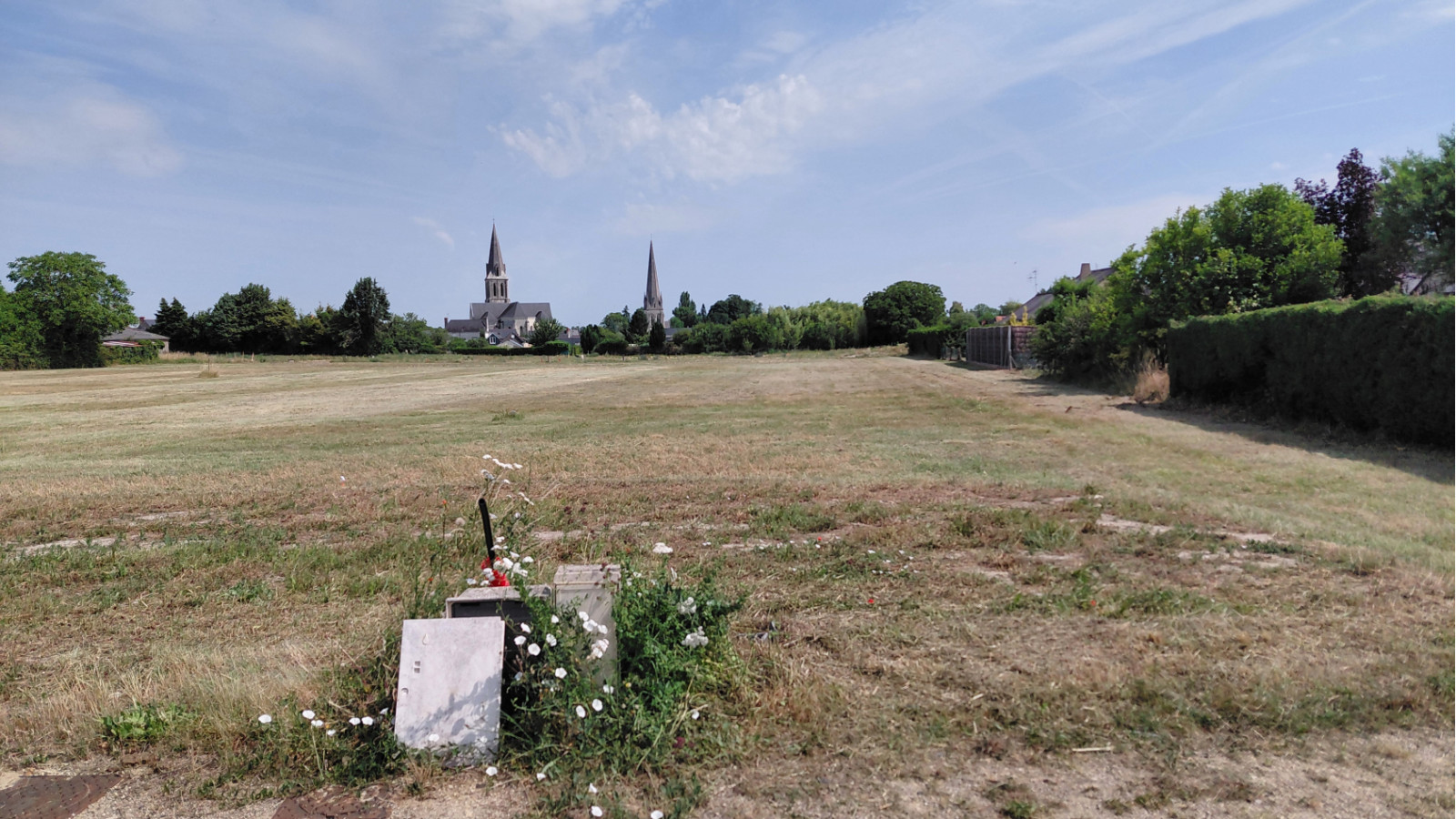 Terrain constructible de 404m2 à Les Bois d'Anjou/ image 1