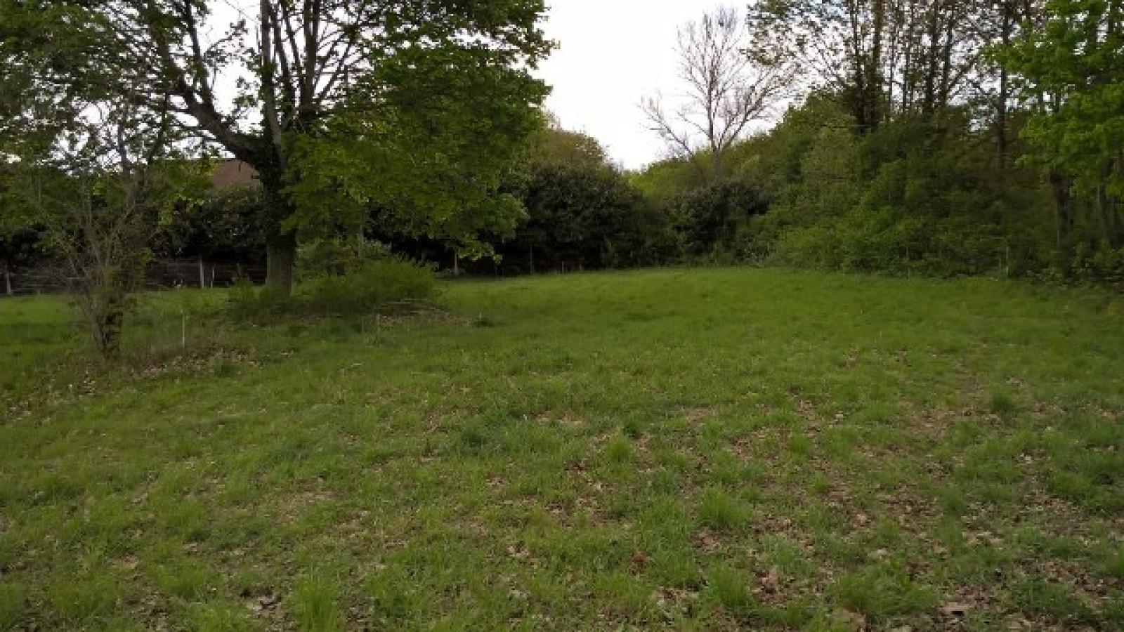 Terrain constructible de 3831m2 à Amilly/ image 1
