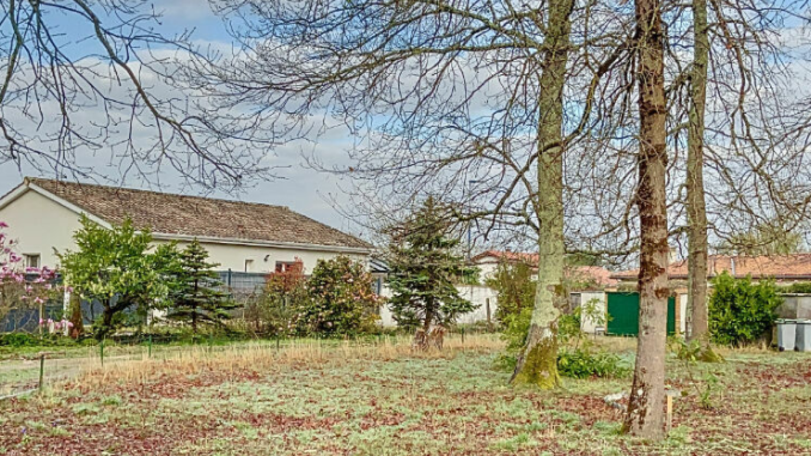 Terrain constructible de 600m2 à Arsac/ image 1