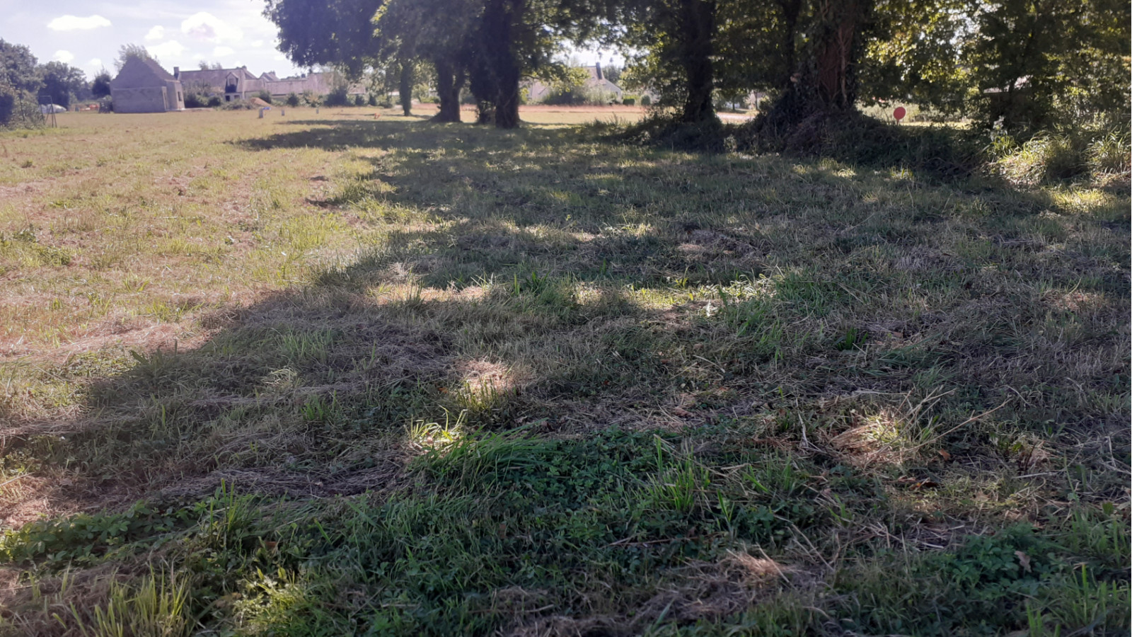 Terrain constructible de 620m2 à Saint-Joachim/ image 1