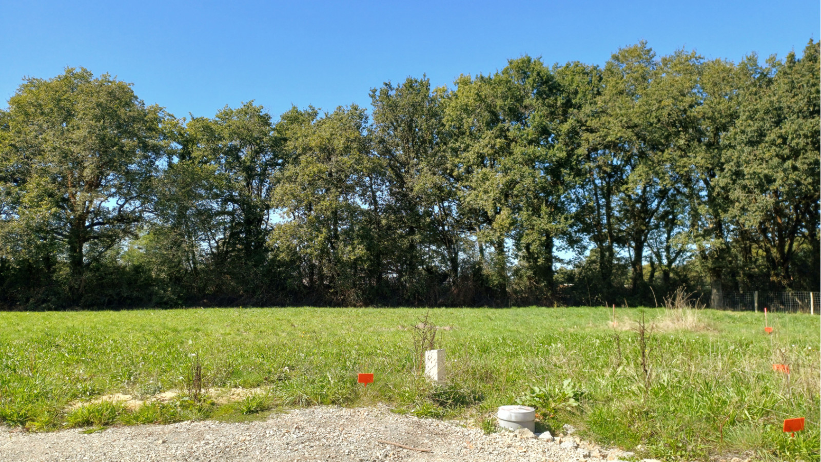 Terrain constructible de 483m2 à Aizenay/ image 1
