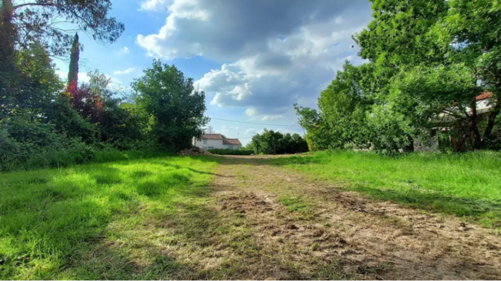 Terrain constructible de 1040m2 à Palluau/ image 1