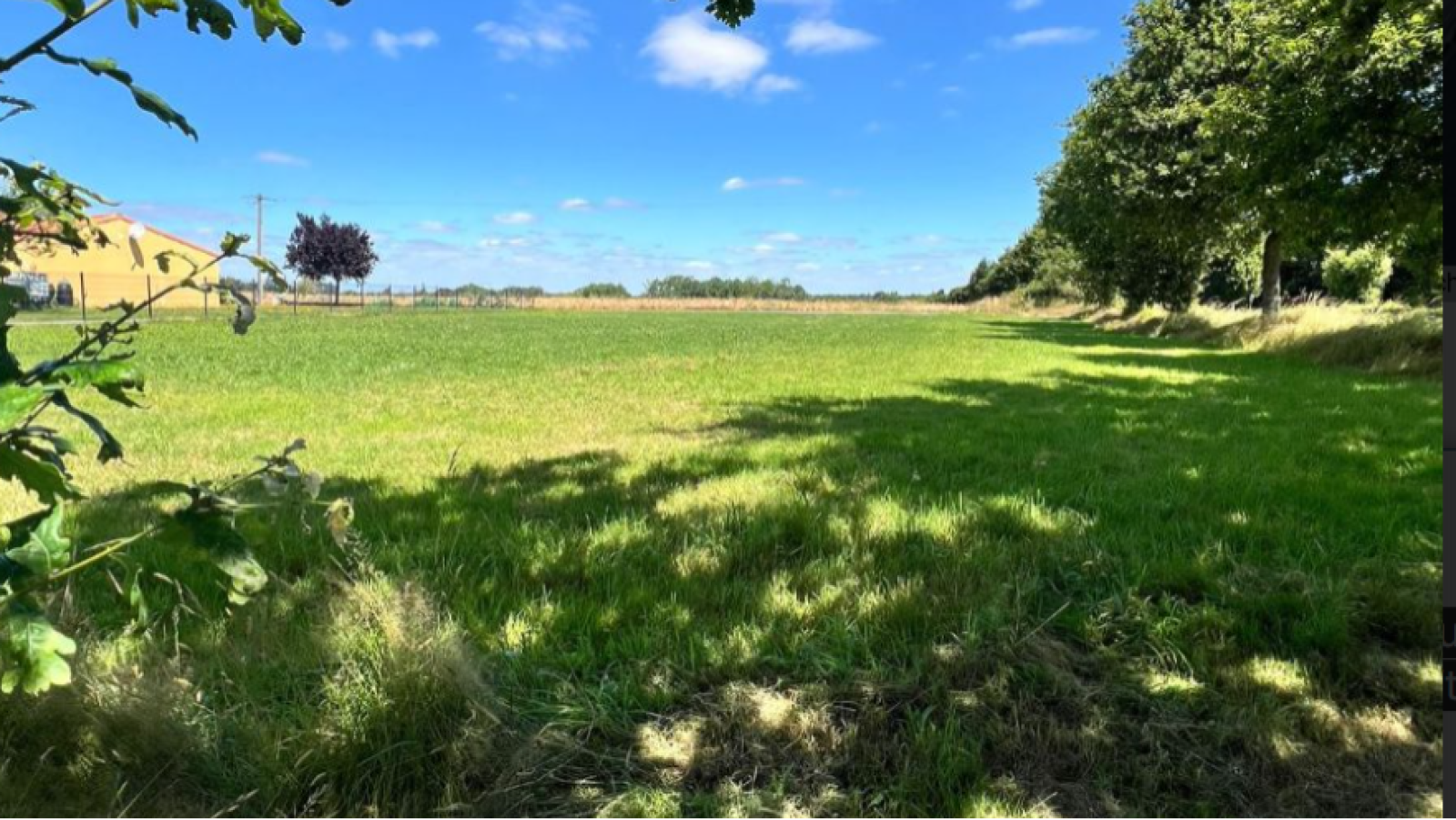Terrain constructible de 327m2 à Landeronde/ image 1