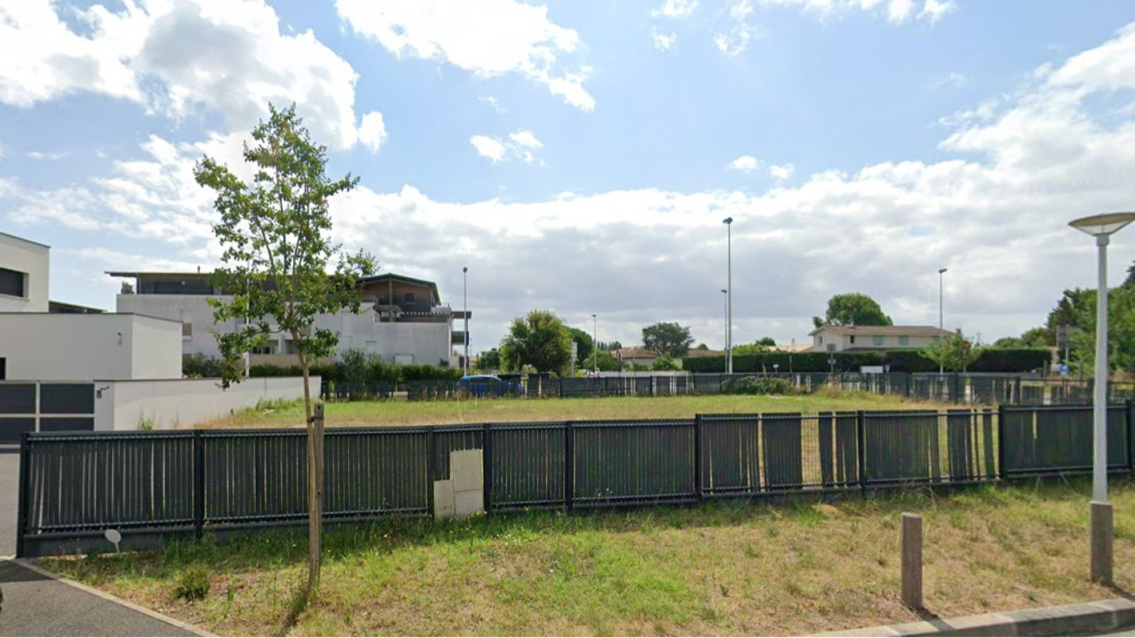 Terrain constructible de 600m2 à Le Haillan/ image 1