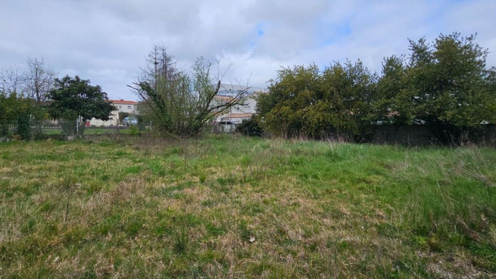 Terrain constructible de 821m2 à Marcheprime/ image 1