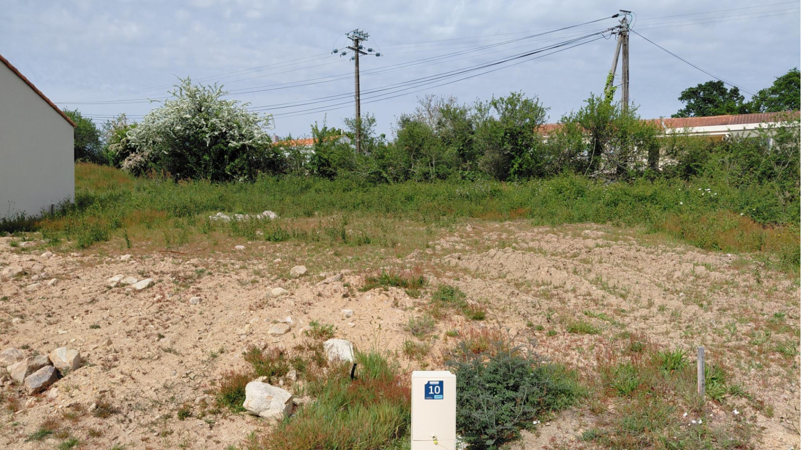 Terrain constructible de 319m2 à Apremont/ image 1