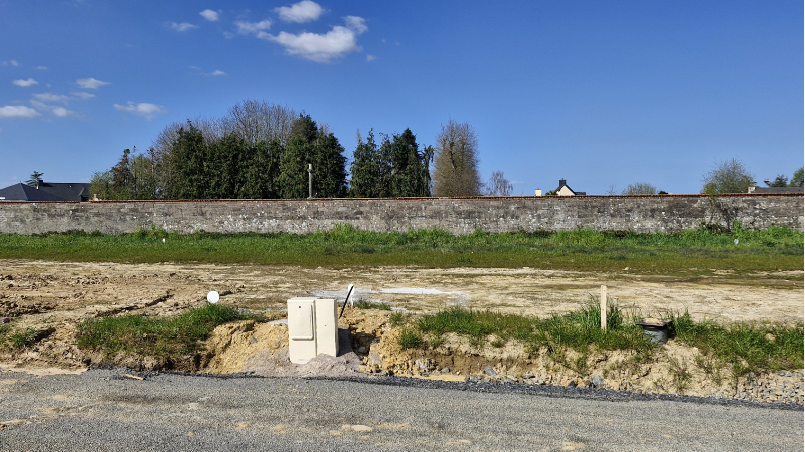 Terrain constructible de 337m2 à Andouillé-Neuville/ image 1
